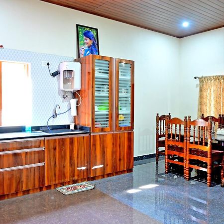 Hulihara Homestay - Full Villa, Coffee Estate & Balcony View 사클레시푸르 외부 사진