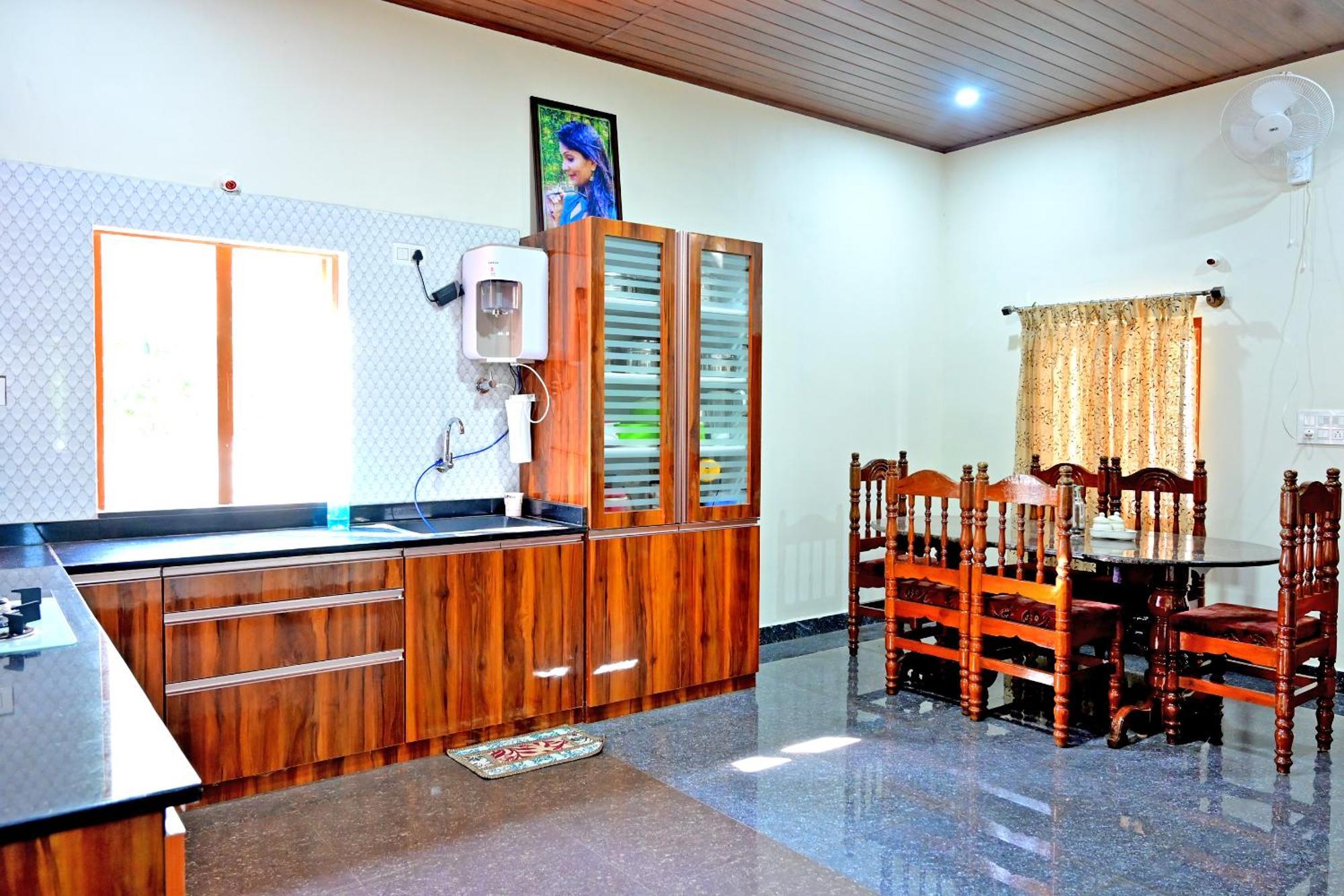 Hulihara Homestay - Full Villa, Coffee Estate & Balcony View 사클레시푸르 외부 사진