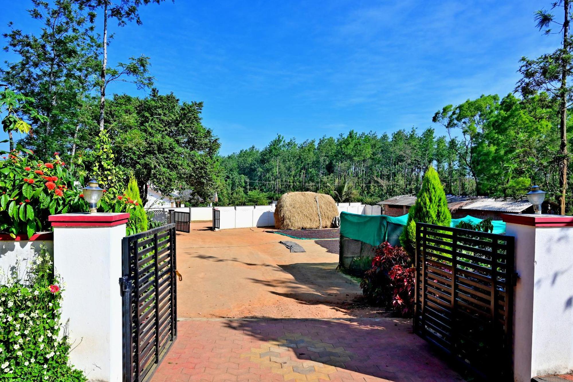 Hulihara Homestay - Full Villa, Coffee Estate & Balcony View 사클레시푸르 외부 사진