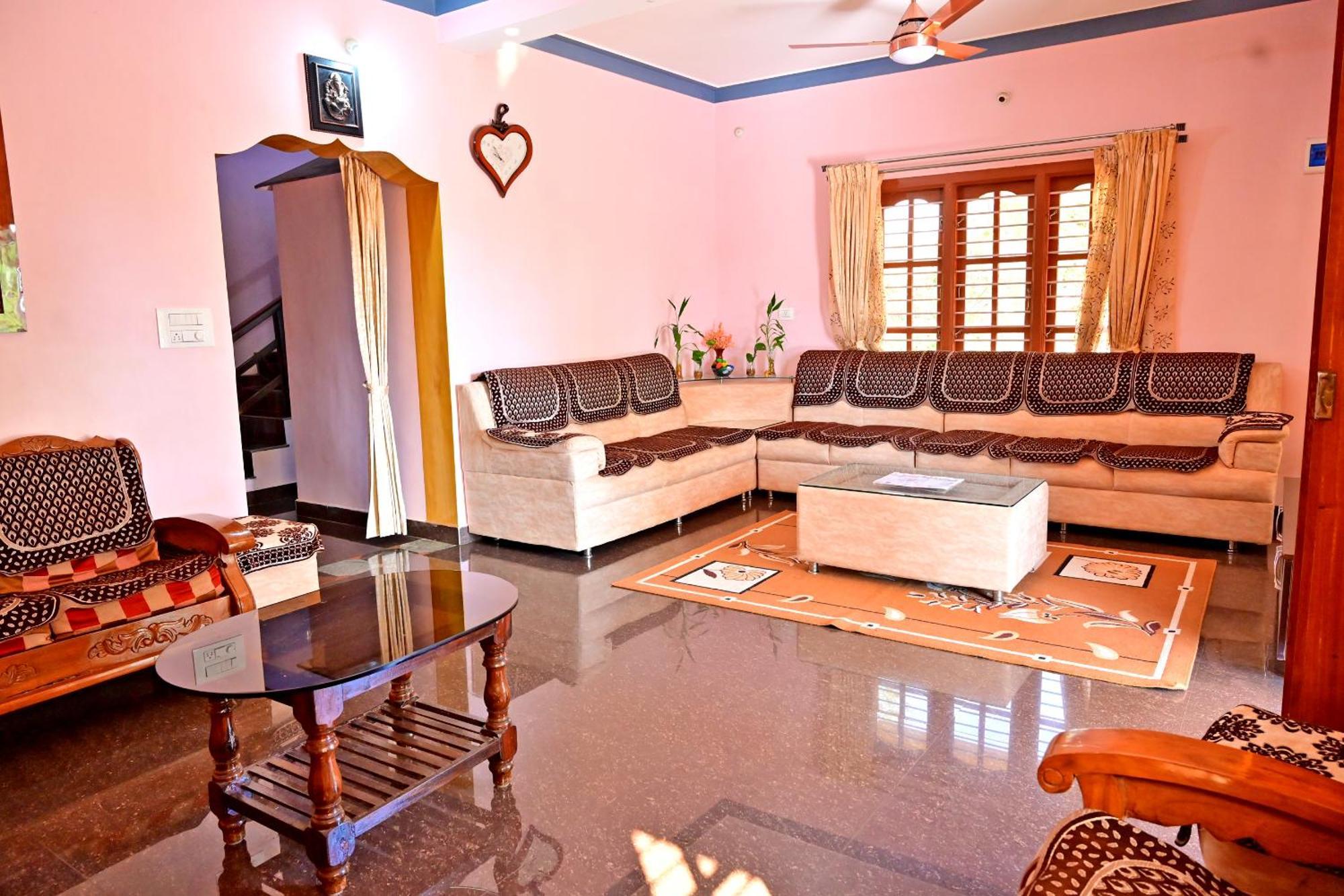 Hulihara Homestay - Full Villa, Coffee Estate & Balcony View 사클레시푸르 외부 사진