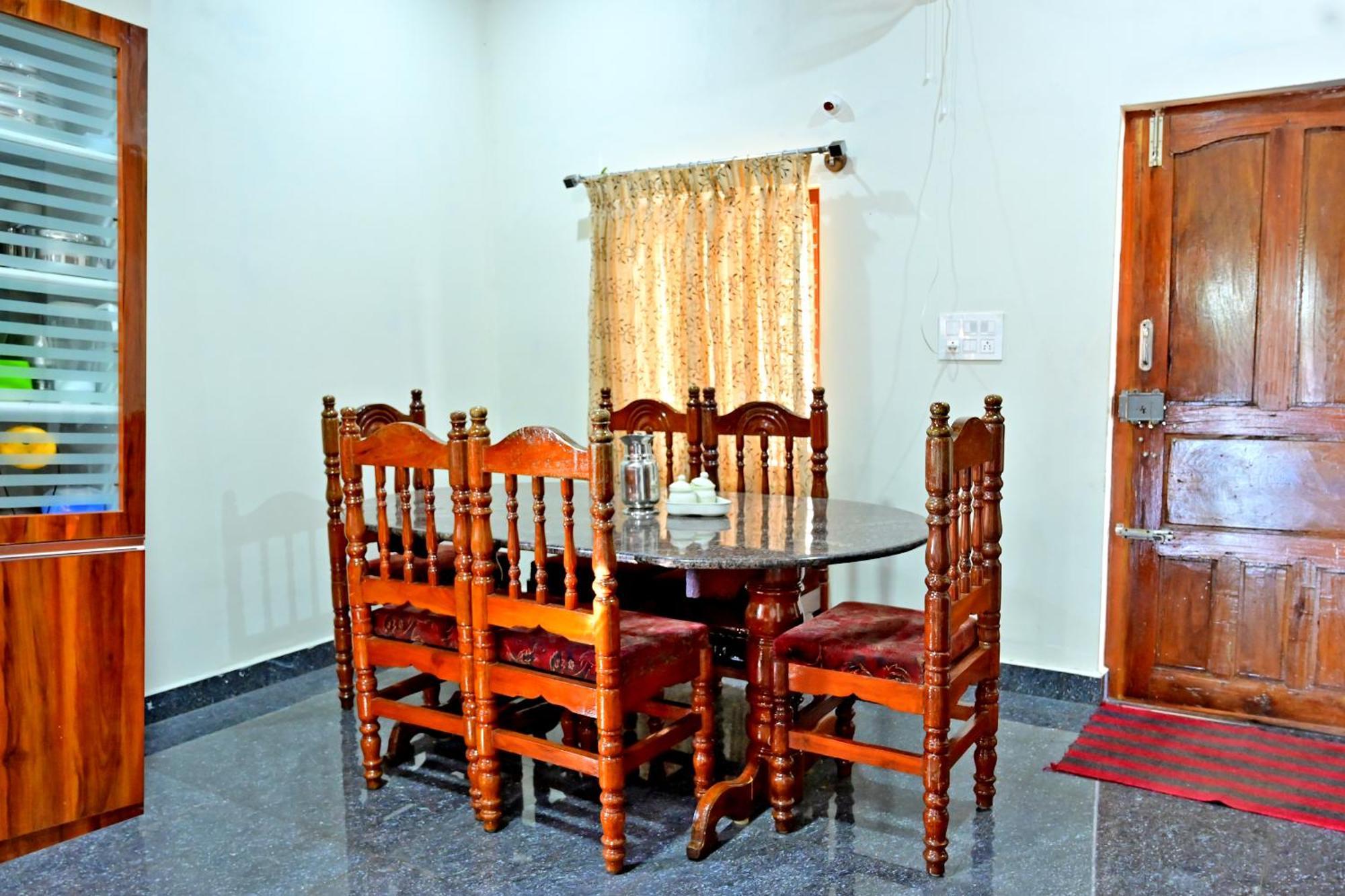 Hulihara Homestay - Full Villa, Coffee Estate & Balcony View 사클레시푸르 외부 사진