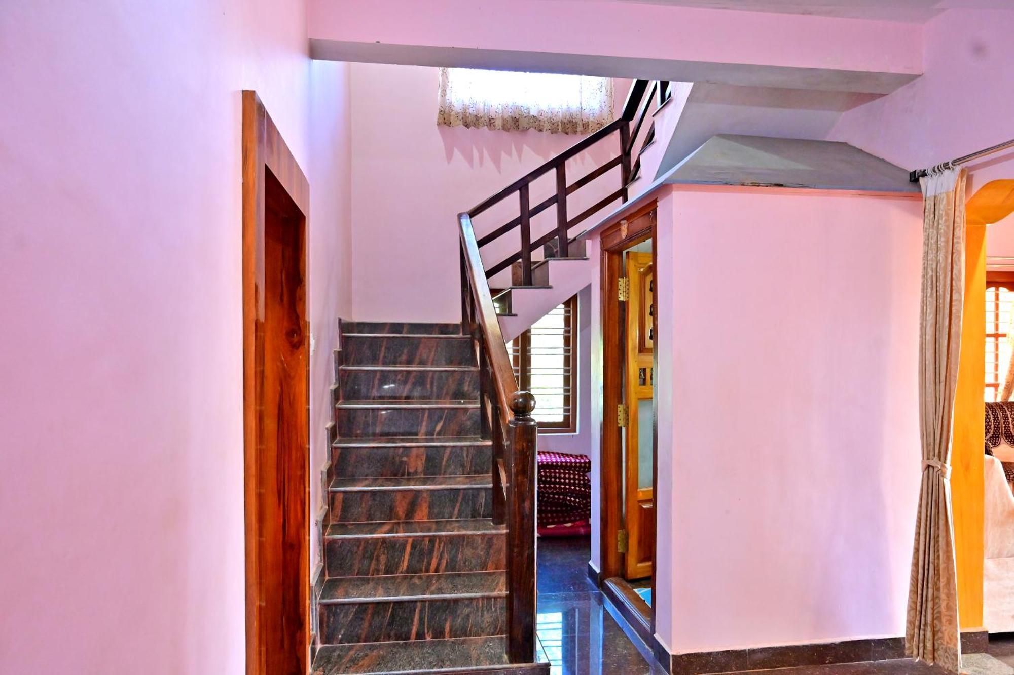 Hulihara Homestay - Full Villa, Coffee Estate & Balcony View 사클레시푸르 외부 사진