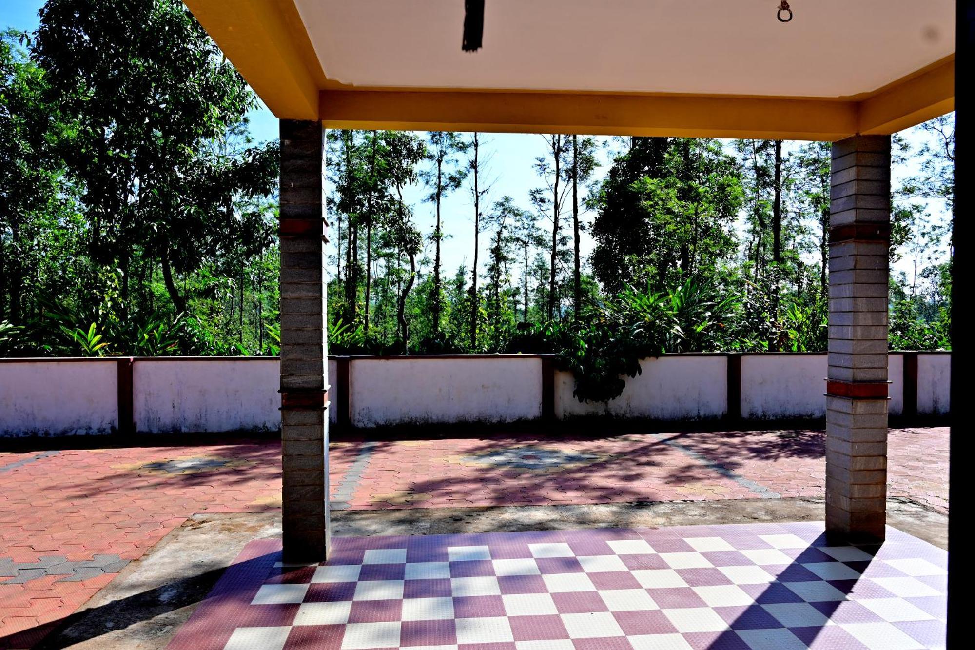 Hulihara Homestay - Full Villa, Coffee Estate & Balcony View 사클레시푸르 외부 사진